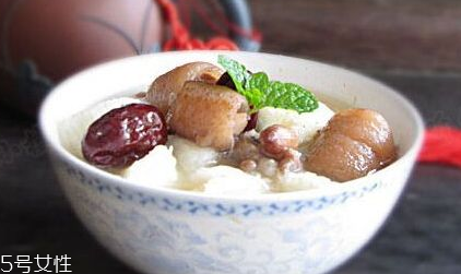 豬尾巴的功效與作用 吃豬尾巴的好處 豬尾巴的功效與作用 吃豬尾巴的好處