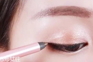 眼線怎么防止畫殘？分段畫不易錯(cuò)