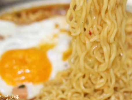 農(nóng)心辛拉面真的健康嗎？看看它非油炸的真面目