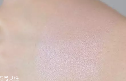 新手適合用什么高光？粉色珠光最好