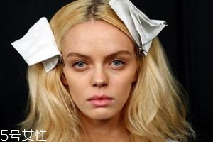 染發(fā)前為什么不能洗頭？洗掉了油脂保護膜