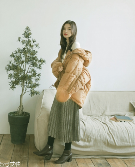卡其色棉服怎么搭配？盡顯冬日氣質(zhì)范兒