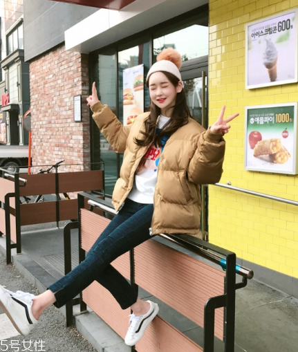 卡其色棉服怎么搭配？盡顯冬日氣質(zhì)范兒