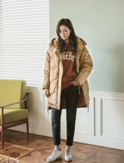 卡其色棉服怎么搭配？盡顯冬日氣質(zhì)范兒