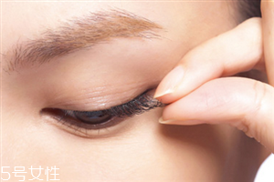 假睫毛是一次性的嗎？假睫毛可以重復(fù)使用