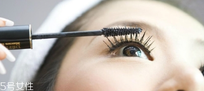 假睫毛是一次性的嗎？假睫毛可以重復(fù)使用