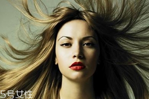 護(hù)發(fā)精油有必要買嗎？臨時(shí)修復(fù)分叉