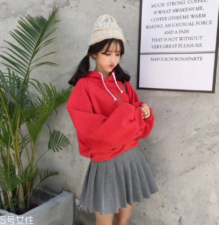 紅色衛(wèi)衣適合什么人穿？紅紅火火過(guò)新年