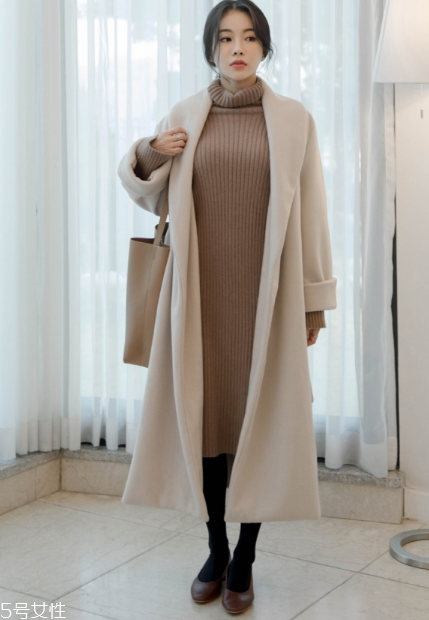 呢大衣搭配什么裙子好看？冬天也能萬種風(fēng)情