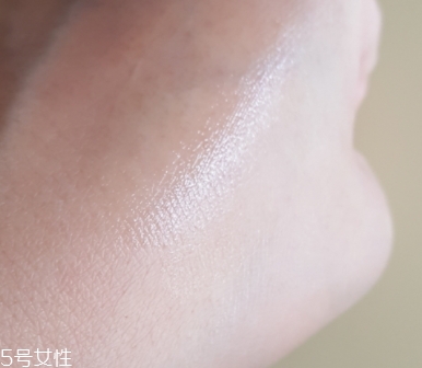 眼部凝膠什么時(shí)候用？更加推薦晚上用