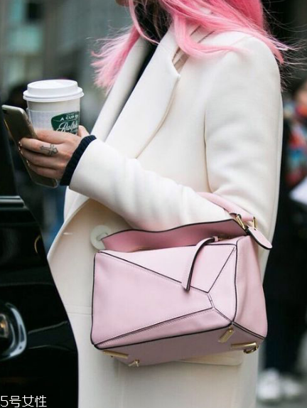 loewe包包怎么樣？舉手投足盡顯優(yōu)雅