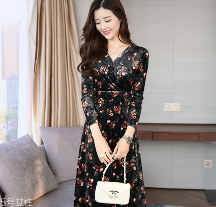 怎么穿衣服有女人味？跟著她學(xué)就對(duì)了