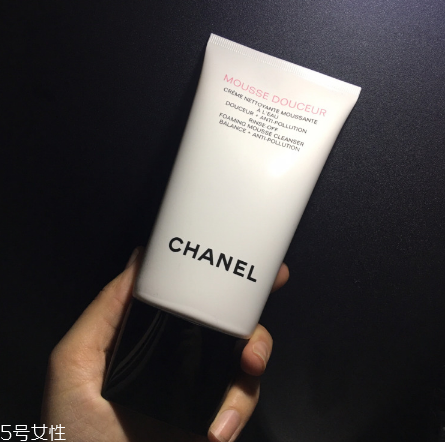 香奈兒洗面奶好用嗎？快吃下我這顆安利