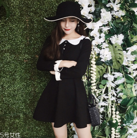 小香風連衣裙怎么搭配？給你滿滿的女人味