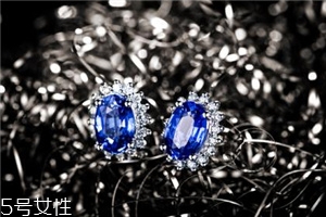 藍(lán)寶石一般多少錢一克？忠誠(chéng)與愛的象征