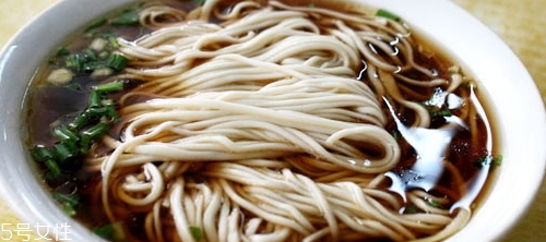 拉面的熱量 當(dāng)心會吃胖 拉面的熱量 當(dāng)心會吃胖