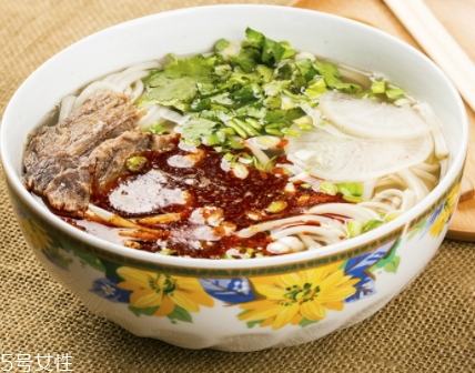 拉面的面怎么和？要掌握一些技巧