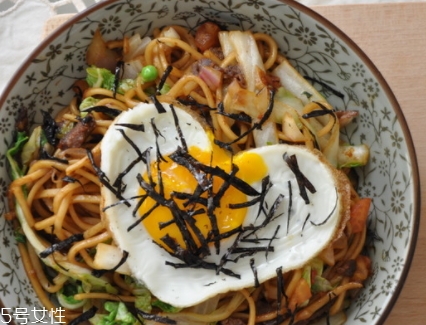 拉面可以炒嗎？教你炒拉面