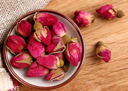 哪些人不能喝玫瑰花茶 四類人不適合 哪些人不能喝玫瑰花茶 四類人不適合