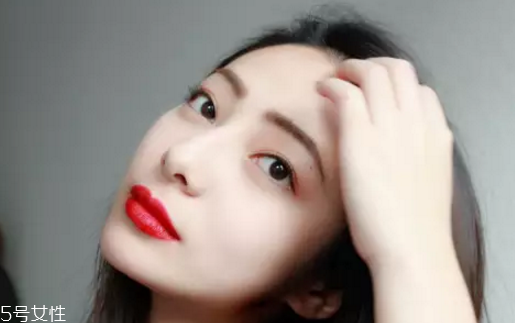 唇釉可以當腮紅嗎？唇釉這樣涂最好看