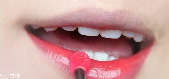 ysl唇釉怎么涂出玻璃唇？打造獨(dú)特唇色