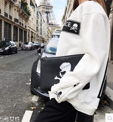 2018流行什么款式的衛(wèi)衣？這些衛(wèi)衣值得一看