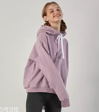 2018流行什么款式的衛(wèi)衣？這些衛(wèi)衣值得一看