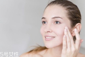 皮膚干燥會(huì)遺傳嗎？只要不是魚(yú)鱗病