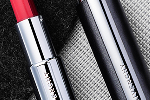 紀梵希口紅什么味道？老年代的脂粉味