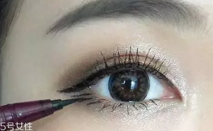 纖長型睫毛膏怎么刷？不要z字刷