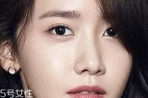 裸妝眼影怎么選？色號接近膚色