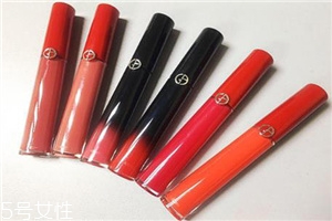 阿瑪尼黑管紅管哪個好？打造鮮艷欲滴的動人雙唇