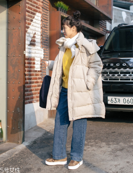 什么顏色的圍巾最百搭？這幾個(gè)顏色輕松駕馭