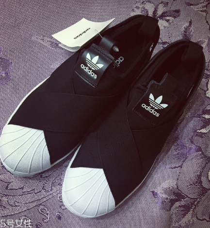 阿迪達(dá)斯有40.5碼嗎？阿迪達(dá)斯鞋碼這樣挑