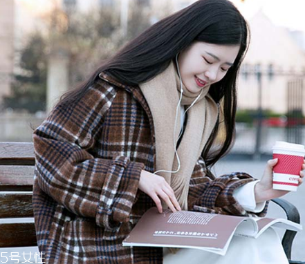 格子大衣適合什么人穿？經(jīng)典格紋永不過時