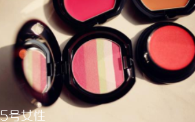 腮紅為什么引起過(guò)敏？腮紅刷該洗了