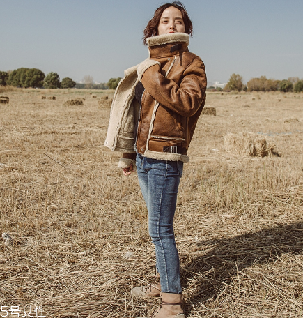 羊羔毛外套適合幾度穿？變身酷girl全靠它