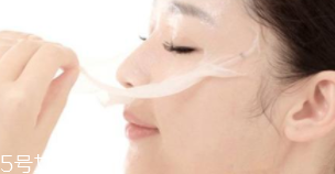 面膜不服帖怎么辦？中間剪開更好敷