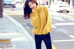 2018年最火的毛衣款式 毛衣也要玩新潮 2018年最火的毛衣款式 毛衣也要玩新潮