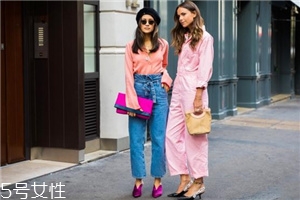 牛仔褲配什么毛衣好看？時(shí)髦復(fù)古風(fēng)女王穿搭