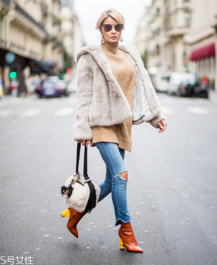 牛仔褲配什么毛衣好看？時(shí)髦復(fù)古風(fēng)女王穿搭