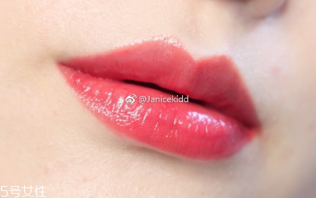 ysl圣羅蘭銀管唇釉好用嗎？蜜糖一樣水潤柔滑