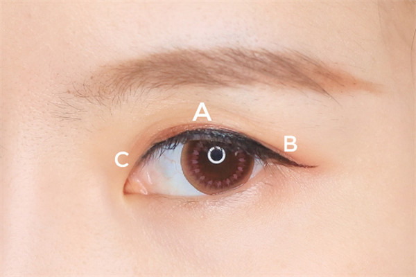 嫵媚眼線(xiàn)的畫(huà)法 4種風(fēng)情眼線(xiàn)畫(huà)法