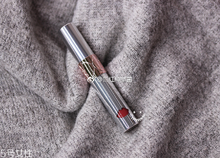 ysl圣羅蘭銀管唇釉好用嗎？蜜糖一樣水潤柔滑