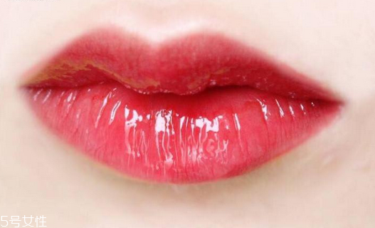 ysl唇釉哪個(gè)顏色最火？ysl唇釉的搭配技巧