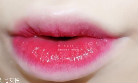ysl唇釉怎么涂不掉色？唇部保養(yǎng)很重要