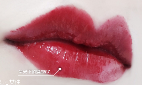 迪奧漆光唇釉哪個(gè)好看？讓妝效更持久