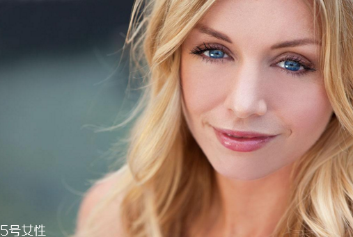 孕睫術(shù)和種睫毛哪個好？孕睫術(shù)美瞳線不要一起做