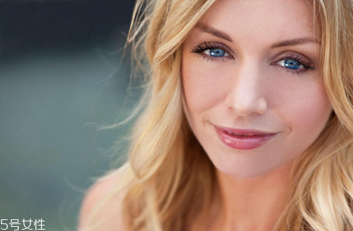 孕睫術(shù)多久后做美瞳線？孕睫術(shù)眼睛腫緩解小妙招