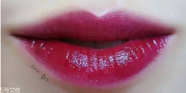 ysl唇釉怎么涂出玻璃唇？打造獨(dú)特唇色